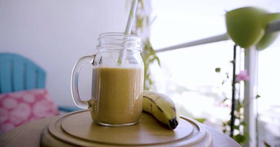 Receta de Batido de zanahoria y guineo, con leche de almendras por Halima Cuadra
