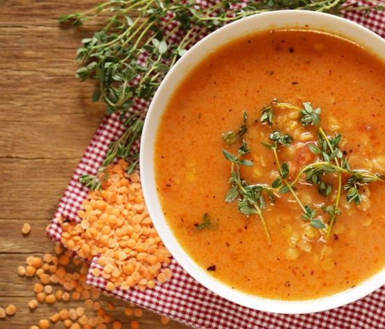 Sopa de lentejas con pollo spicy