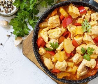 pollo-con-pina-y-pimientos-foto-contenidos-sabor-usa