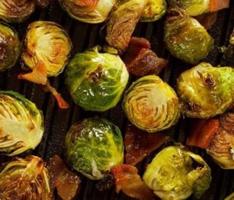 brocheta-de-coles-de-bruselas-foto-contenidos-sabor-usa