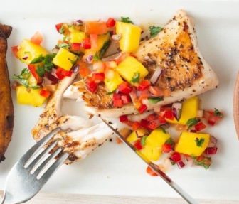 cobia-picante-salsa-de-mango-receta-sabor-usa
