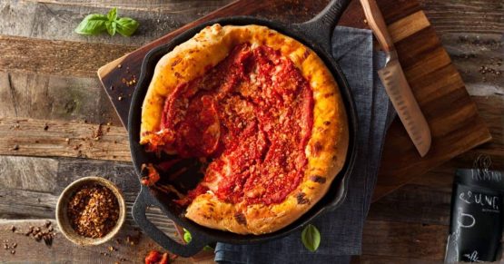 Deep dish pizza estilo chicago