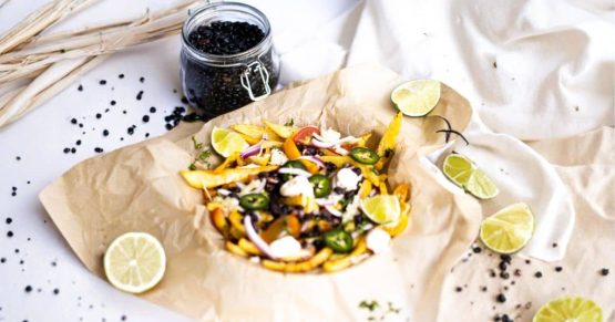 Papas fritas con frijoles