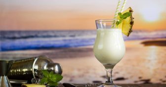 pina-colada-coctel-tropical-sabor-usa