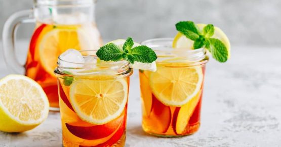Té frío de naranja y canela