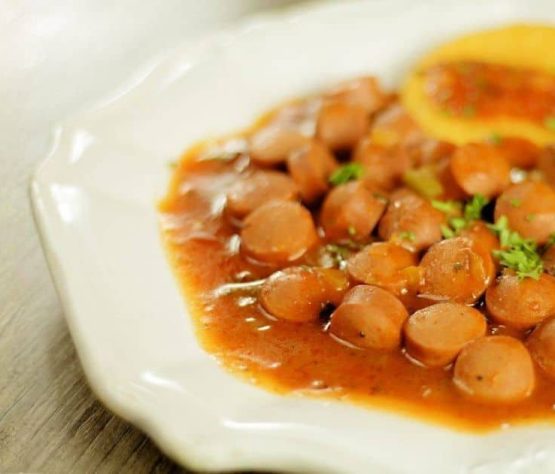 Tortillas con salchicha guisada